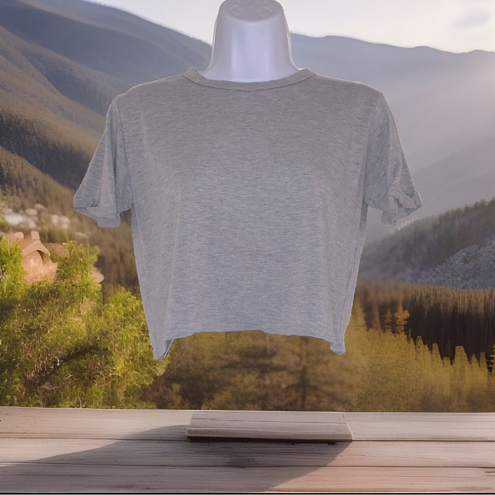 ▪️ Marled Light Gray Crop Top Soft Women’s US 2 • UK 6